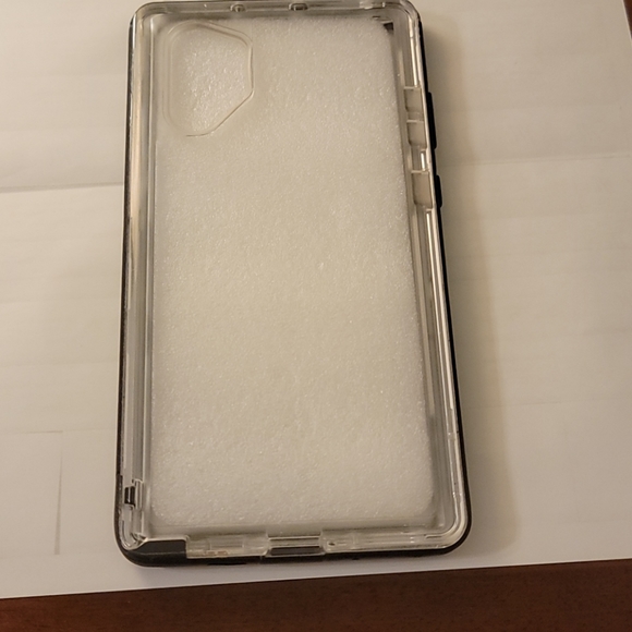 Lifeproof phone case for Galaxy s10 Note + - Picture 3 of 9